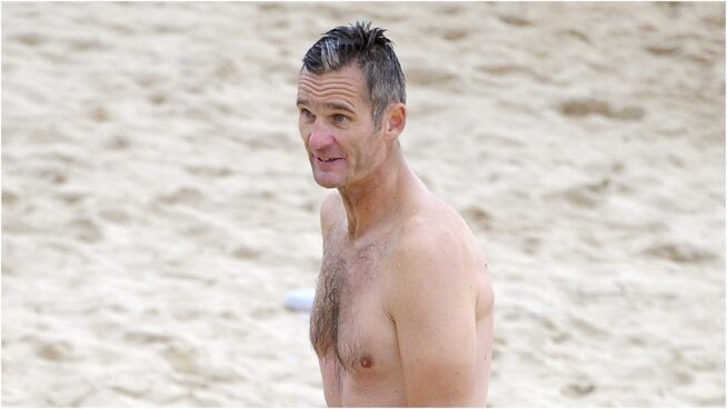 La exclusiva playa donde se refugia Urdangarin: rodeada de un campo de golf y bajo un castillo