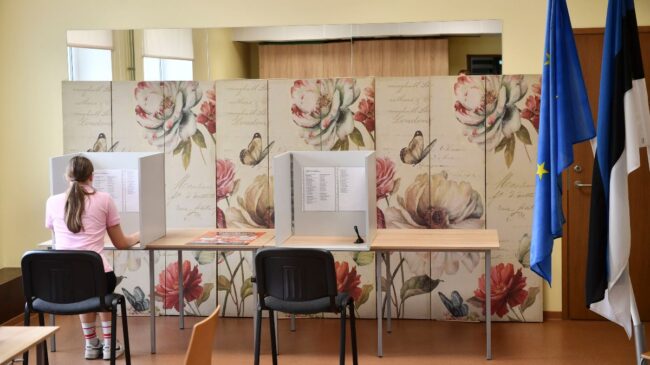 Estonia y Suiza: el camino hacia la democracia directa que ningún partido quiere en España