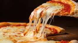 ¿Cenar queso provoca pesadillas? La compleja relación entre la dieta y los sueños