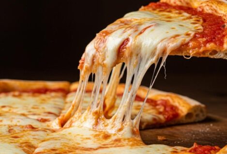 ¿Cenar queso provoca pesadillas? La compleja relación entre la dieta y los sueños