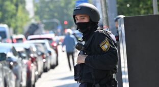 Un hombre hiere con un hacha a cuatro personas en un tren en Alemania