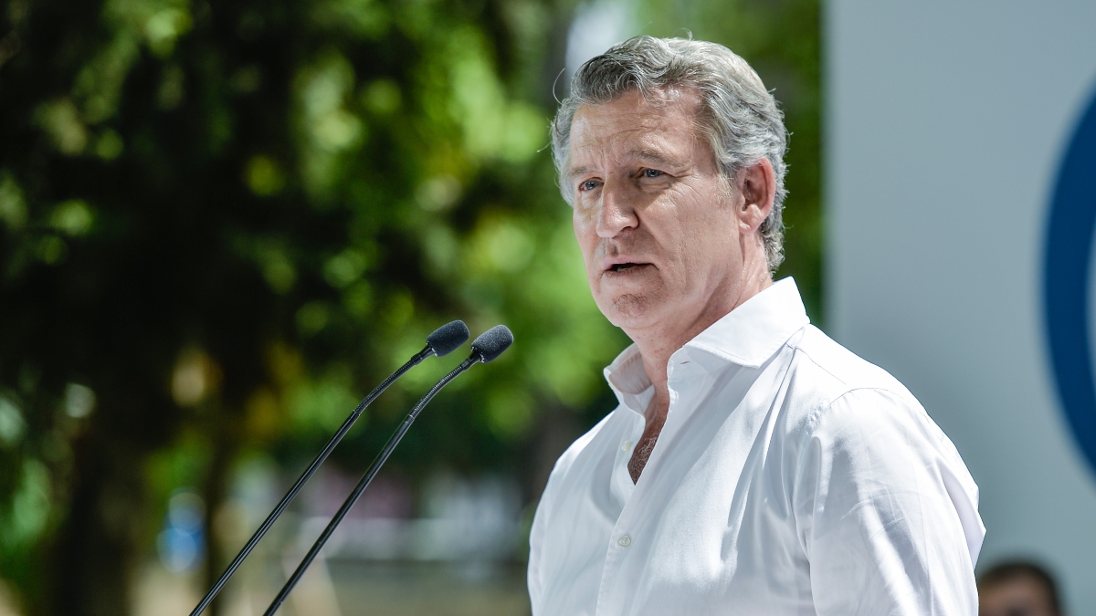 Feijóo afronta un congreso del PP de «unidad» frente a un PSOE «en llamas»