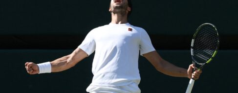 Un majestuoso Alcaraz se clasifica para su tercera final consecutiva de Wimbledon