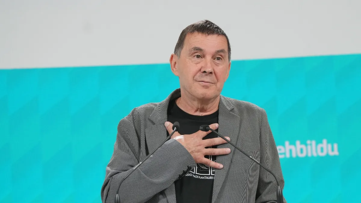 Otegi amenaza físicamente a Feijóo