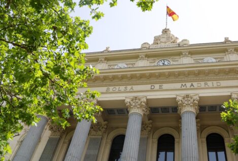 El Ibex 35 sube un 0,26% en la semana y salva la cota de los 14.000 puntos