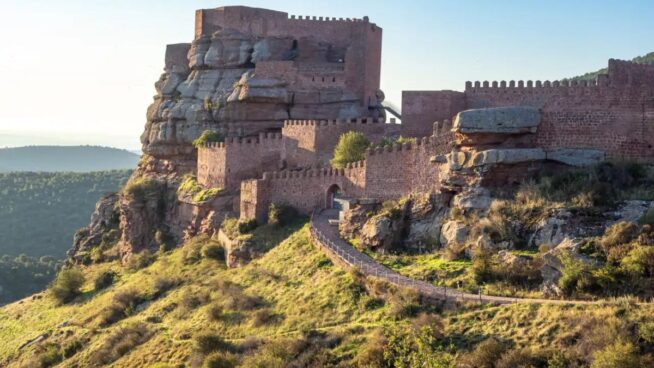 El castillo de Aragón: a 1.400 metros del mar y una de las fortalezas más originales de España