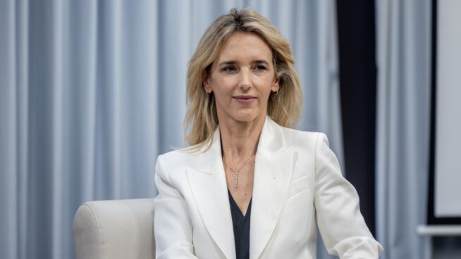 Álvarez de Toledo acude a la entrega del Nobel a Machado como miembro del Parlamento