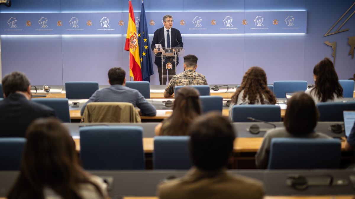 El testimonio de un jefe de prensa servirá para castigar a un periodista en el Congreso