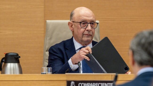 Montoro se enfrentó al ministro Soria para defender a empresas con las que tenía relación