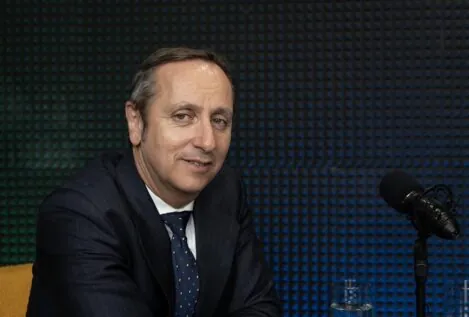 Carlos Cuesta: «Sánchez ha lanzado un jaque a las instituciones más propio de Maduro»
