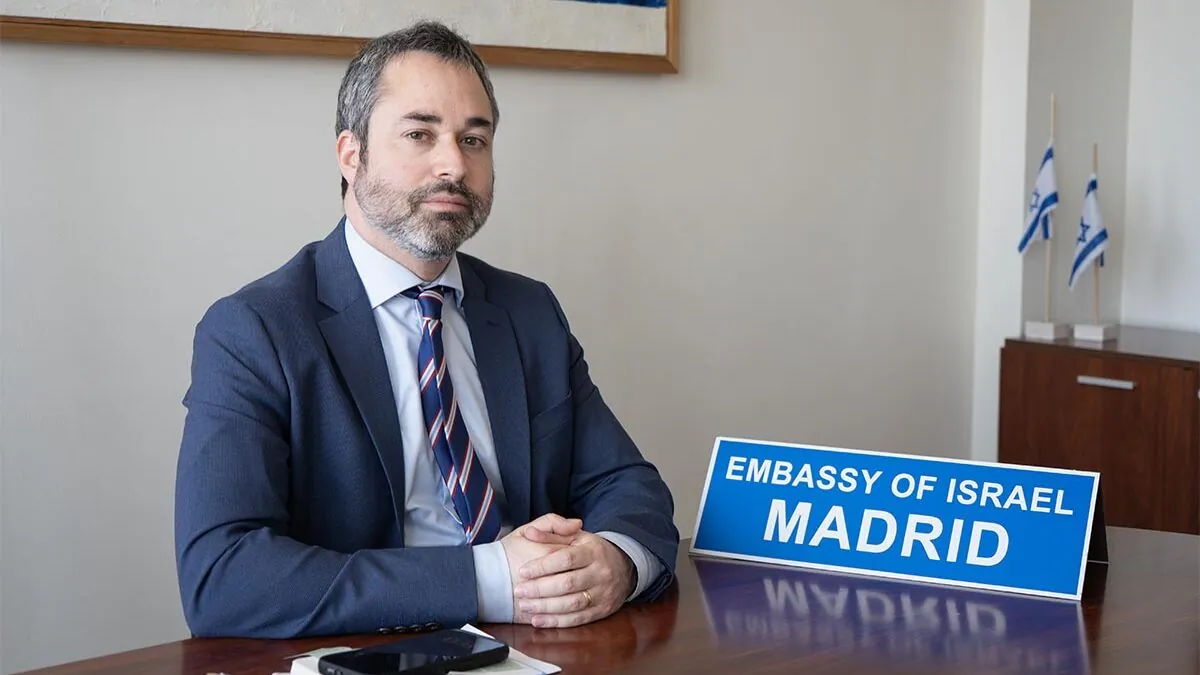 Dan Poraz, ’embajador’ de Israel: «No tenemos contratos cancelados por España»