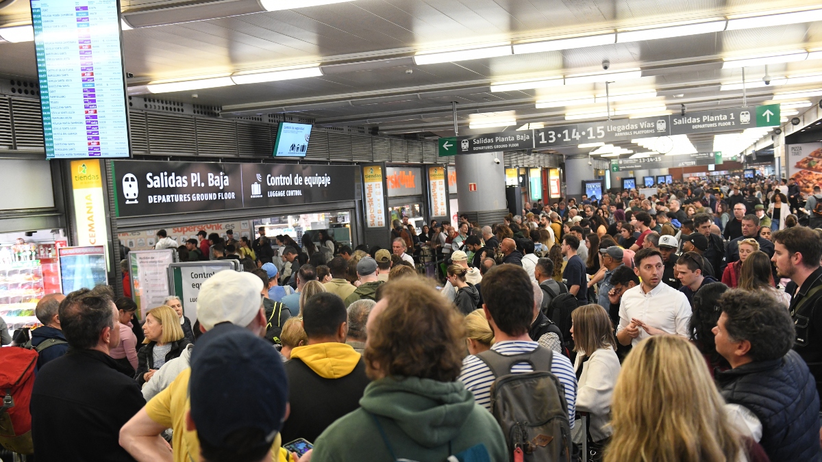 Los trenes de alta velocidad Madrid-Galicia recuperan la normalidad tras una incidencia