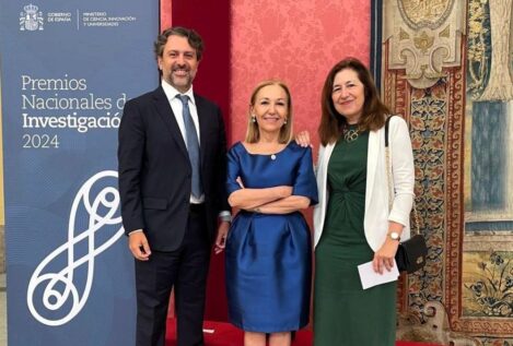 Carmen Ayuso, Premio Nacional de investigación en Medicina y Ciencias de la Salud