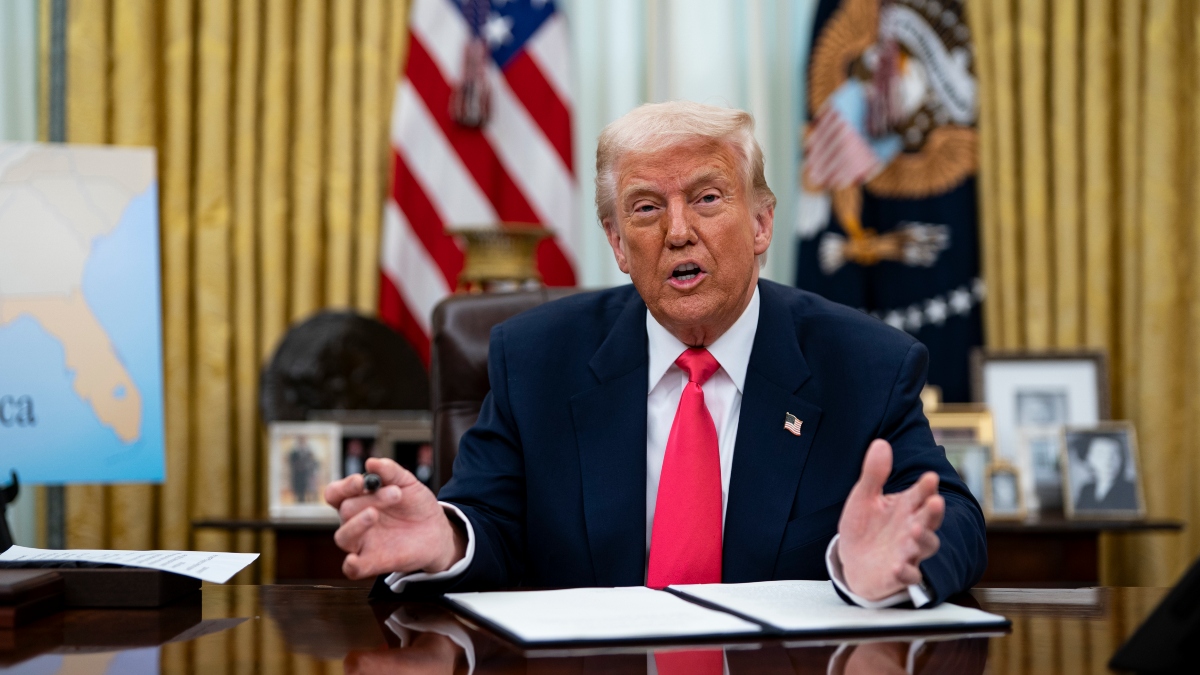 Trump amenaza a Rusia con un 100% de aranceles si no hay acuerdo por Ucrania