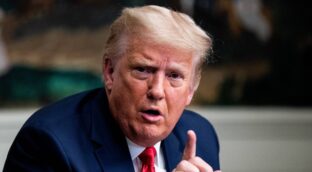 Trump acusa al presidente de la Fed de la crisis inmobiliaria y pide bajar tipos de interés