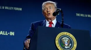 Trump fuerza a España a comprar su petróleo en detrimento del brasileño y del mexicano