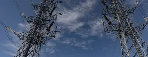 El sector energético critica a la CNMC por crear «incertidumbre jurídica» en las redes eléctricas