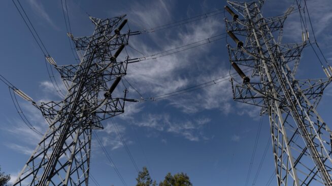 El sector energético critica a la CNMC por crear «incertidumbre jurídica» en las redes eléctricas