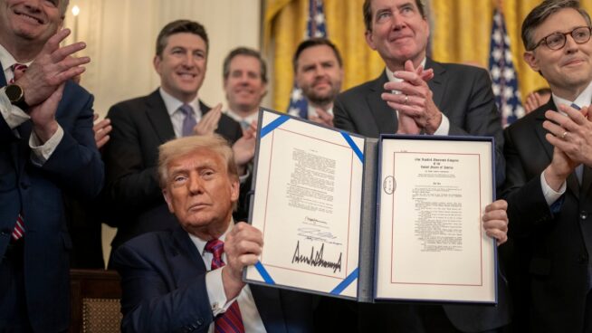Trump presume de sus primeros seis meses de mandato al frente de un país «renacido»