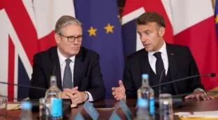 Reino Unido y Francia llegan a un acuerdo «innovador» para el intercambio de inmigrantes