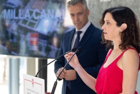 Ayuso no ve equiparable el Falcon y cuatro palacios de Sánchez con ir a Rascafría