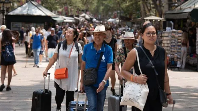 Los hoteles suben el precio un 44% desde 2021 y el beneficio por habitación se dispara un 132%