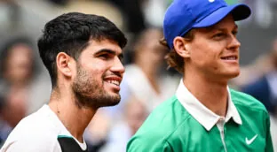 Adiós, 'Big Three'. Hola, 'Giant Two'