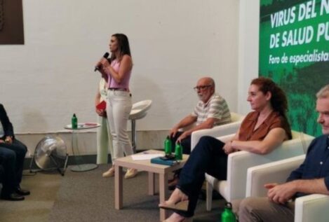 Fernando Simón participa en un acto del PSOE contra la gestión de la Junta del virus del Nilo