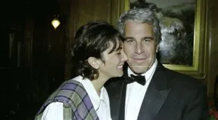 Dimite el CEO de una multinacional tras salir sus conversaciones sobre torturas con Epstein