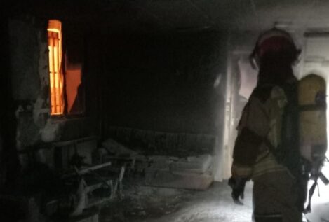 Hospitalizados dos educadores por un incendio en un centro de menores inmigrantes en Teruel