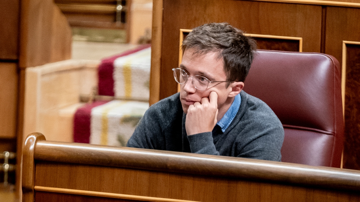 El juez envía a juicio a Errejón por la supuesta agresión sexual a Elisa Mouliaá 