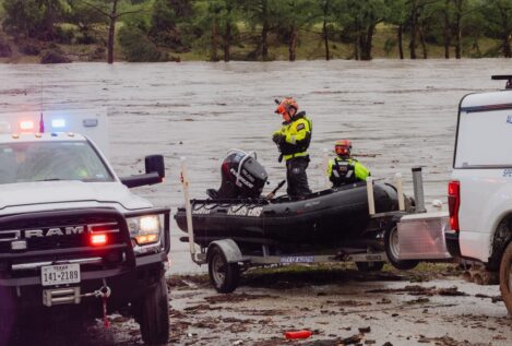 Las inundaciones en Texas dejan ya 27 muertos, entre ellos nueve niños