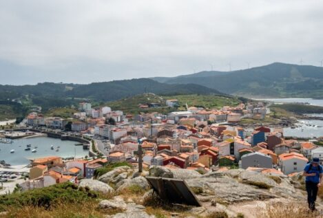 Alianza Verde y Podemos piden investigar la contaminación de bidones en la costa gallega