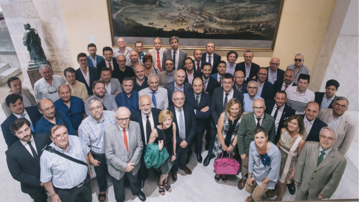 Juristas valencianos piden al PSOE y sus socios recuperar sus fueros en la Constitución