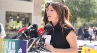 Echan a la diputada de la CUP Laure Vega por acercarse a Rufián para una coalición electoral