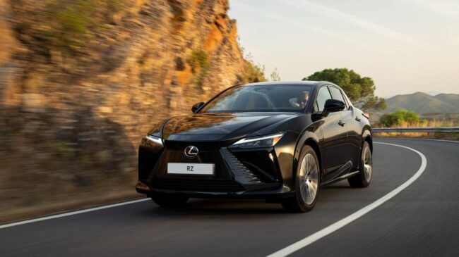 Lexus renueva su RZ y da una lección a otros que ya pisaron el suelo que ahora sublima