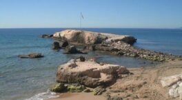 Muere un menor al tirarse al mar desde una roca en Pulpí (Almería)