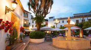 Marbella: un viaje entre historia y lujo en la Costa del Sol