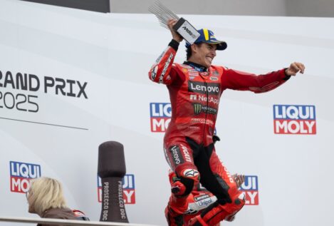 Marc Márquez vuelve a ganar y completa su quinto doblete consecutivo en República Checa