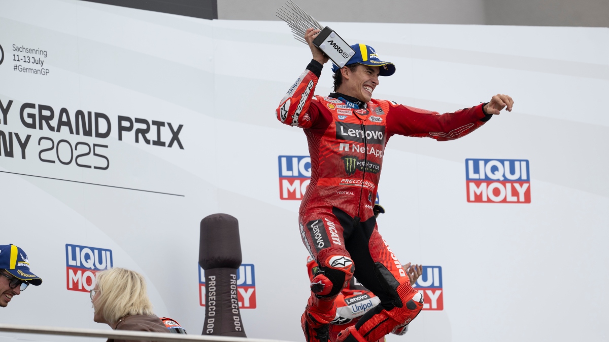 Marc Márquez vuelve a ganar y completa su quinto doblete consecutivo en República Checa