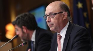 Los clientes del bufete de Montoro conocían los Presupuestos antes que el Congreso