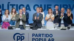 El PP prohíbe los móviles en sus reuniones más delicadas para evitar filtraciones