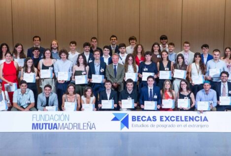 Mutua Madrileña celebra 20 años de sus becas de posgrado para estudiar en el extranjero