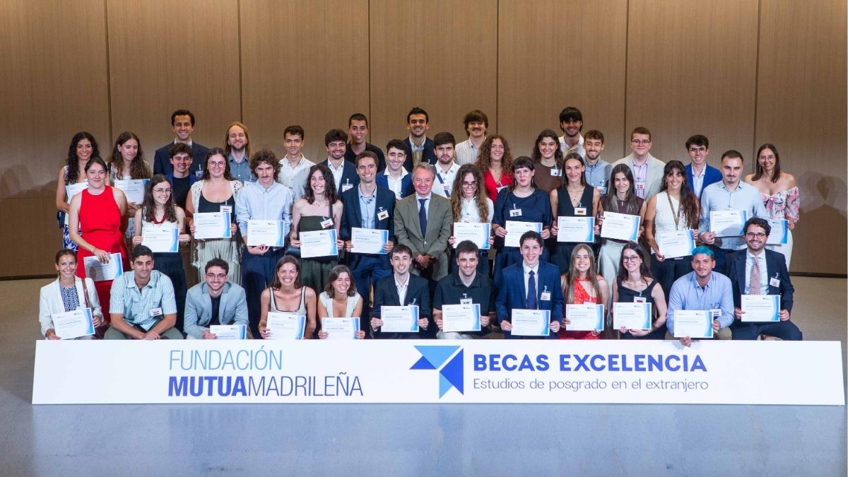 Mutua Madrileña celebra 20 años de sus becas de posgrado para estudiar en el extranjero