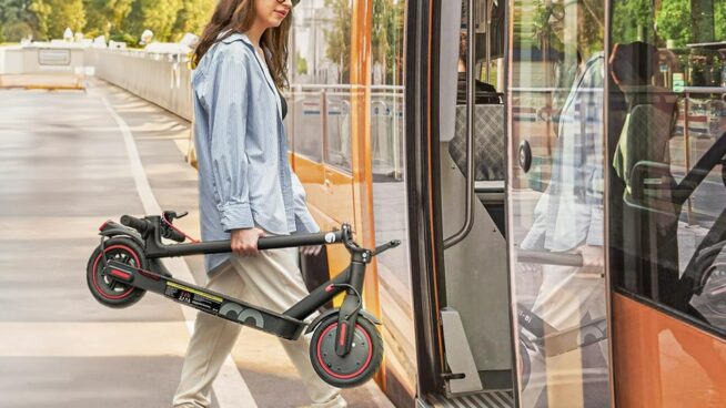 Los mejores patinetes eléctricos por menos de 200€ ¡Adiós parking y atascos!