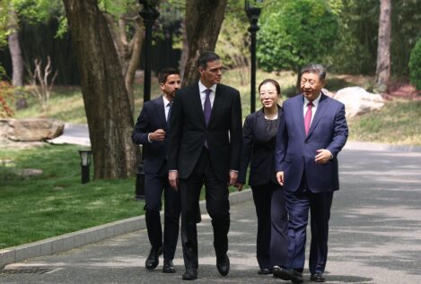 Los pactos de Sánchez disparan el comercio con China y evitan el descalabro exportador