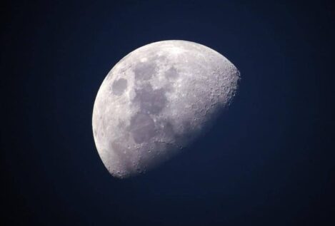 Restos del lado oculto de la Luna podrían explicar el origen de su asimetría