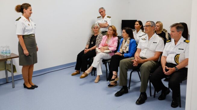 Robles revoluciona la Sanidad militar con dos polémicos ascensos a general de división
