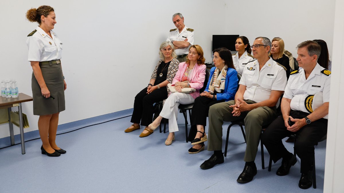 Robles revoluciona la Sanidad militar con dos polémicos ascensos a general de división