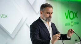Abascal replica a Feijóo que los inmigrantes legales que delincan «también se van»